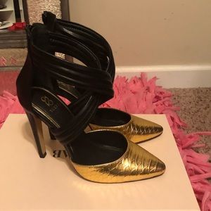 Strappy JUSTFAB Metallic Pumps